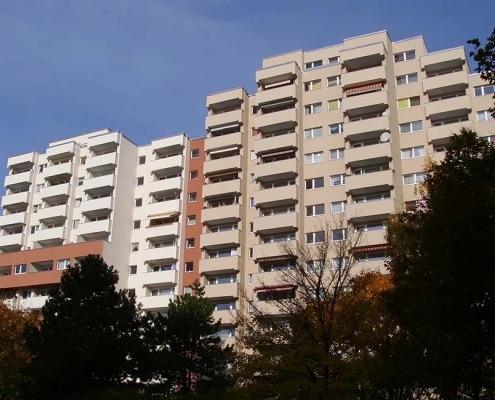 Foto Mehrfamilienhochhaus Balkone Lichtenrade